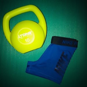 Nike Women's Pro Shorts Royal Blue Size XS